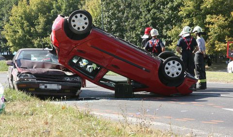 1001400_nehoda-petrzalka-bratislava-autonehoda.jpg